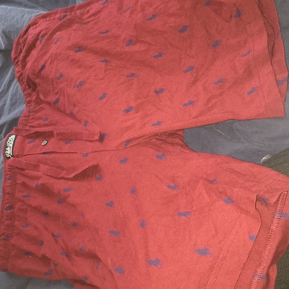 4 different Men polo shorts never worn.